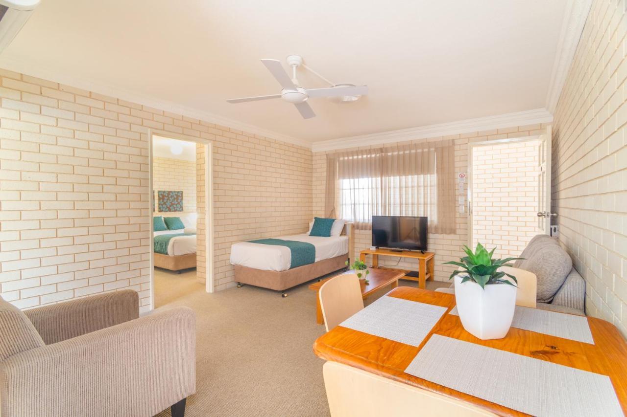 Santa Fe Motel And Holiday Units Леннокс-Хед Экстерьер фото